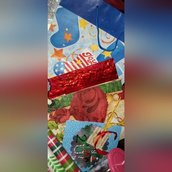 Twelve Piece Christmas Gift Wrapping & Decor Set - Picture 5 of 9